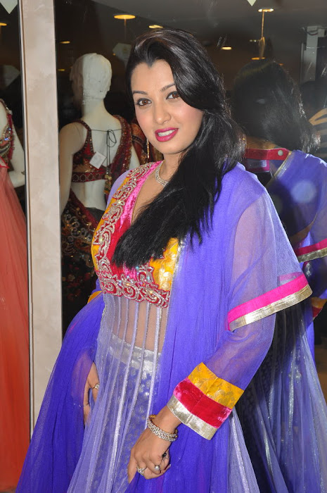siddhie at neerus kohinoor collection launch event unseen pics
